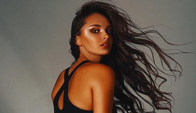 Pesenam Cantik Rusia Beri Klarifikasi setelah Foto Mesra dengan McGregor