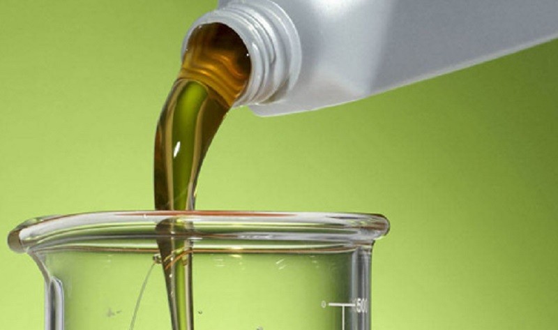 Oli Bekas Kendaraan Jangan Langsung Dibuang, Ini Manfaatnya