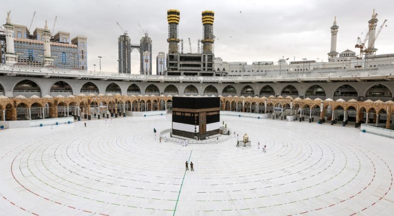 Ribuan Muslim Mulai Melaksanakan Haji Hari Ini