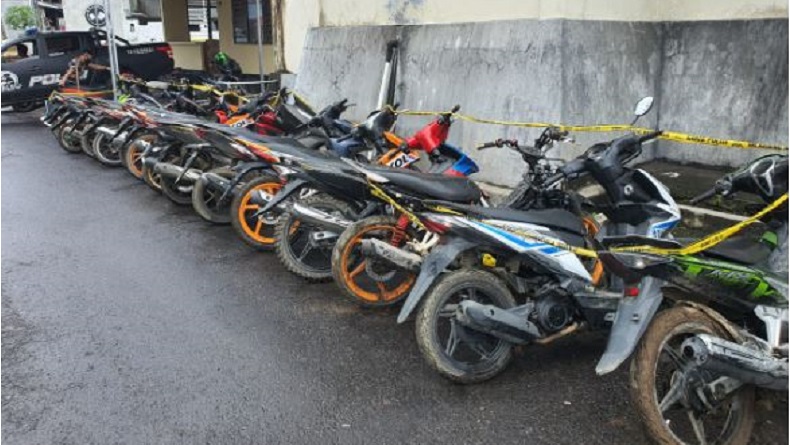 Maleo Polda Sulut Tangkap Buser Pelaku Penggelapan Kendaraan, 15 Motor Disita