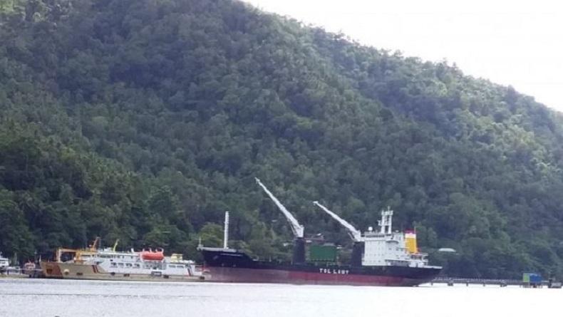 Bupati Sangihe Jabes Gaghana Minta Pengelola Tol Laut Tambah Kontainer Ikan