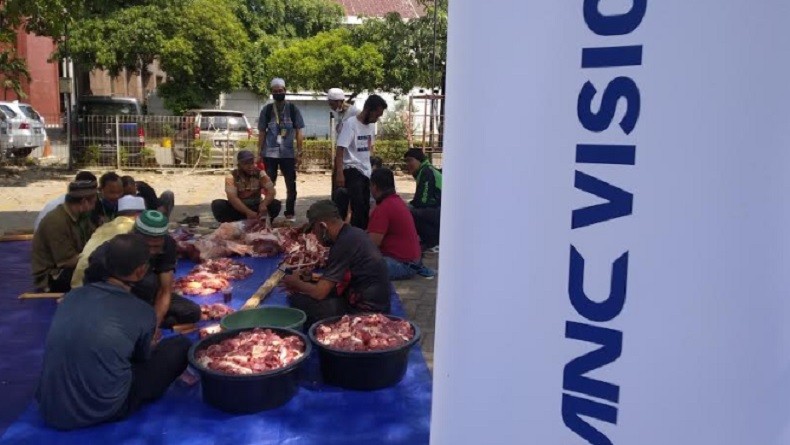 MNC Peduli Serahkan 6 Hewan Kurban untuk Warga Kedoya Jakarta Barat