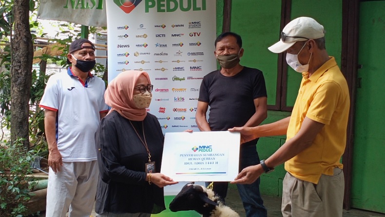 MNC Peduli Salurkan Empat Kambing Kurban untuk Warga Lubang Buaya