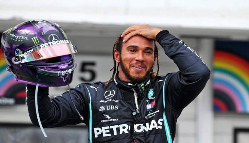Lewis Hamilton Pantang Menangis Jika Samai Rekor Michael Schumacher