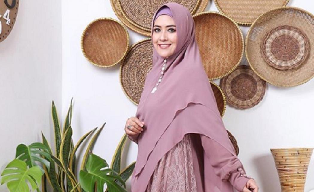 7 Artis Punya Pacar Lagi Setelah Ditinggal Suami
