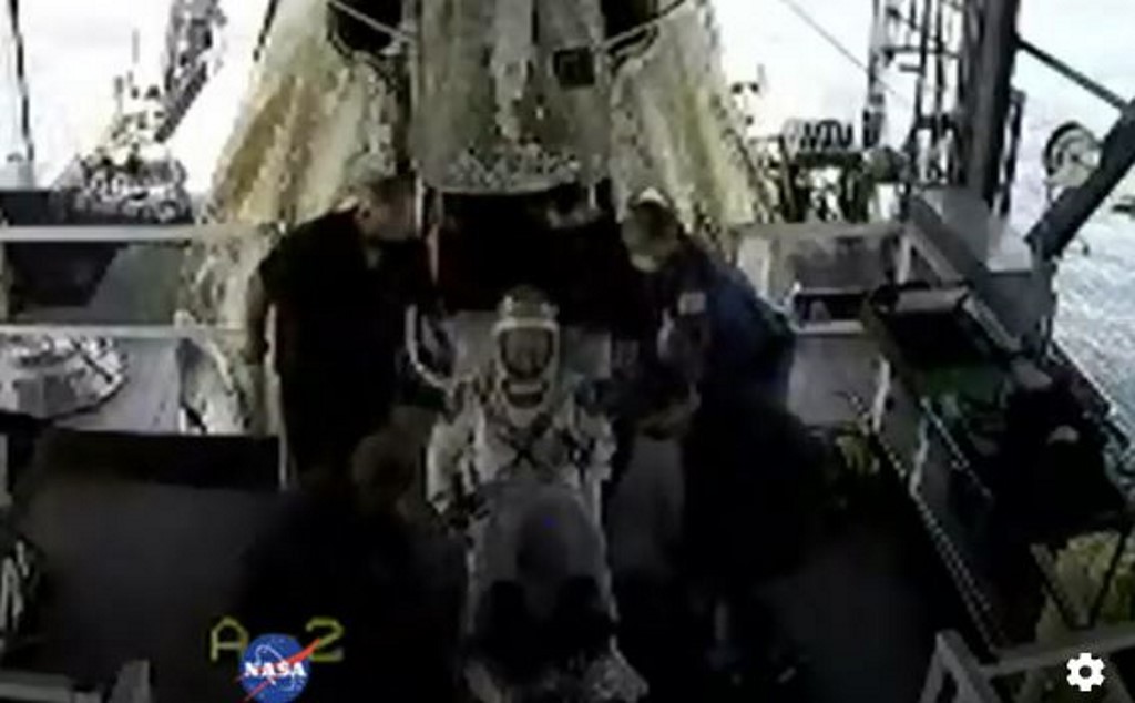 Kapsul SpaceX Mendarat di Florida, 2 Astronaut NASA Kembali ke Bumi dengan Selamat