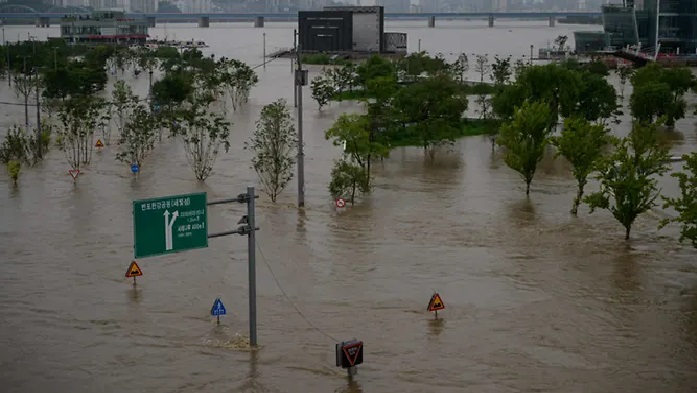  Banjir Besar Landa Korsel Paksa Ribuan Penduduk Mengungsi, Belasan Orang Tewas