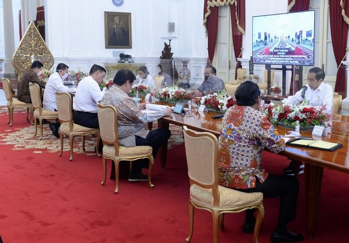 Jokowi dan Menteri Tak Pakai Masker saat Ratas Covid-19 Senin, Ini Kata Istana