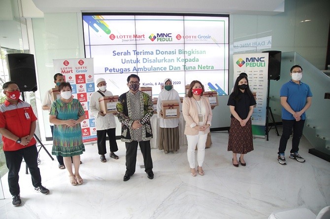 MNC Peduli dan Lotte Mart Bagikan Bingkisan untuk Penyandang Tuna Netra