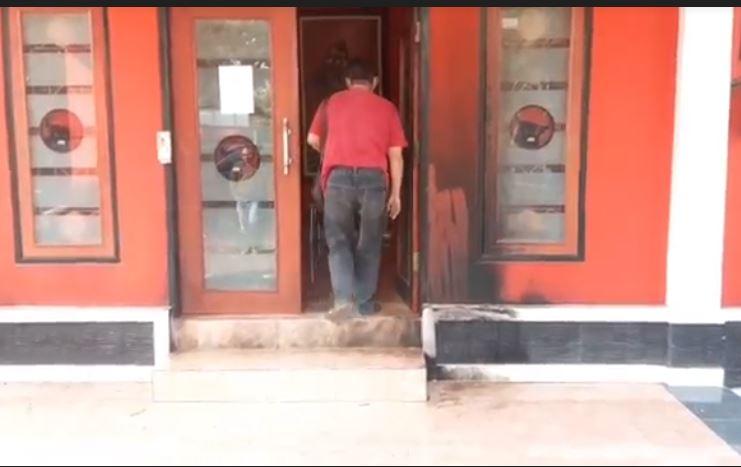  Kantor DPC PDIP Cianjur Dilempar Bom Molotov