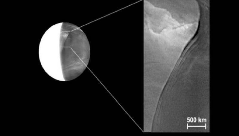 Gelombang Berskala Planet Tersembunyi di Awan Beracun Venus