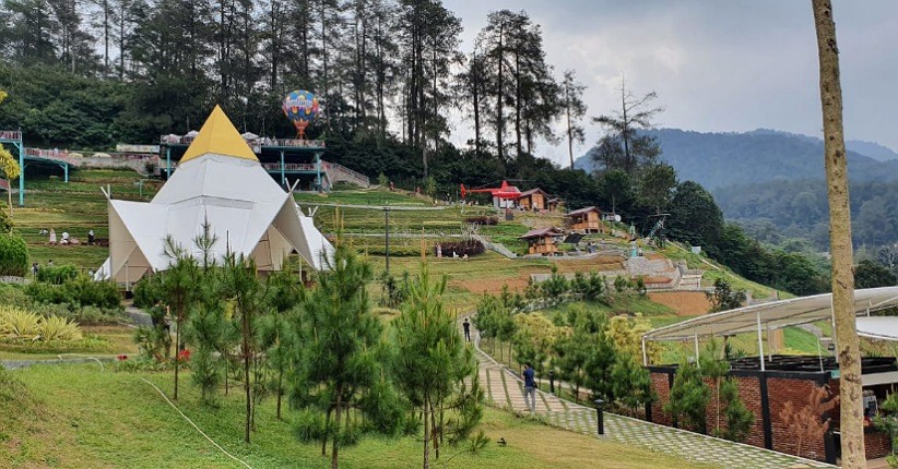 Mengenal Sevillage, Wisata Tersembunyi di Kaki Gunung Gede Pangrango