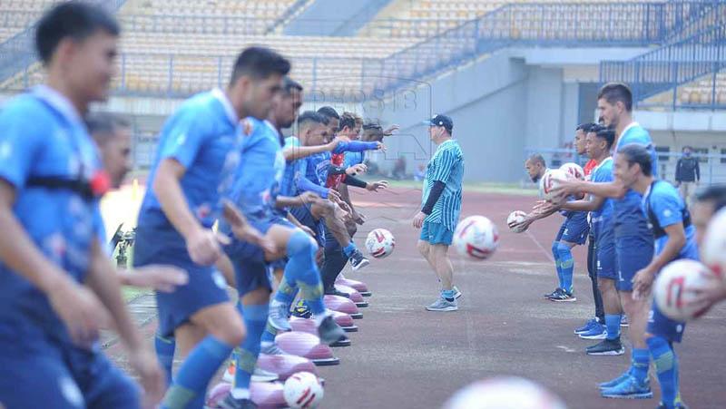 Persib Gelar Latihan Perdana, Robert Alberts: Ini Momen yang Kami Nantikan