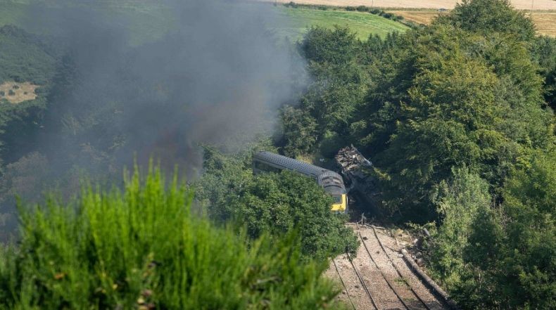 Kereta Anjlok di Skotlandia Tewaskan 3 Orang