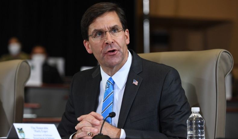 Donald Trump Dilaporkan Akan Ganti Menhan Mark Esper karena Beda Pendapat