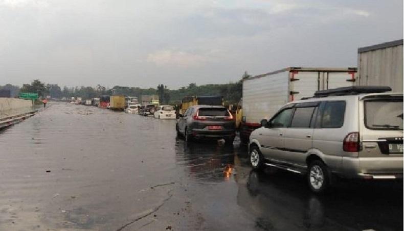 Proyek Kereta Cepat Bikin Tol Padaleunyi Banjir, KCIC Minta Maaf