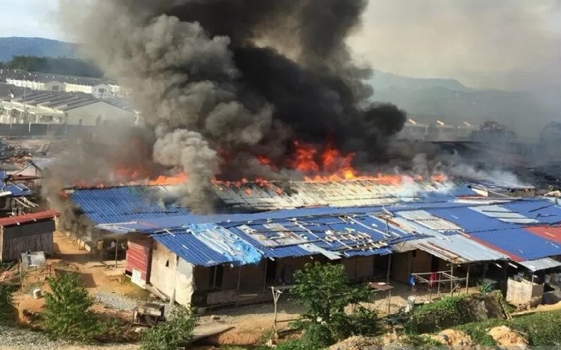 Rumah Bedeng yang Dihuni 1.600 Pekerja Bangunan Indonesia Terbakar di Malaysia