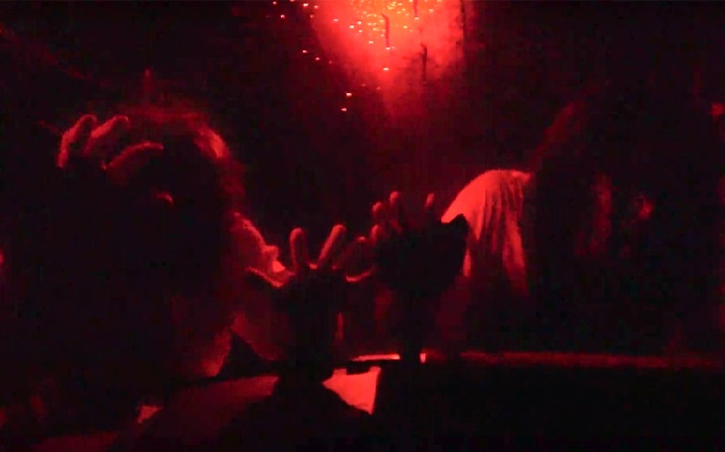 Pengalaman Warga Jepang Terjebak dalam Mobil Dikelilingi Zombie saat Pandemi Covid-19