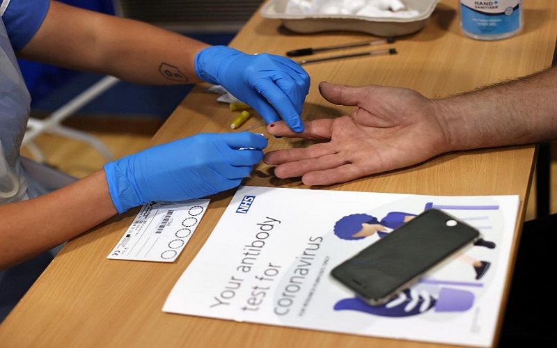 Uji Vaksin Covid-19 Kurang Sukarelawan, Inggris Desak Orang Berisiko Tinggi Ikut Daftar