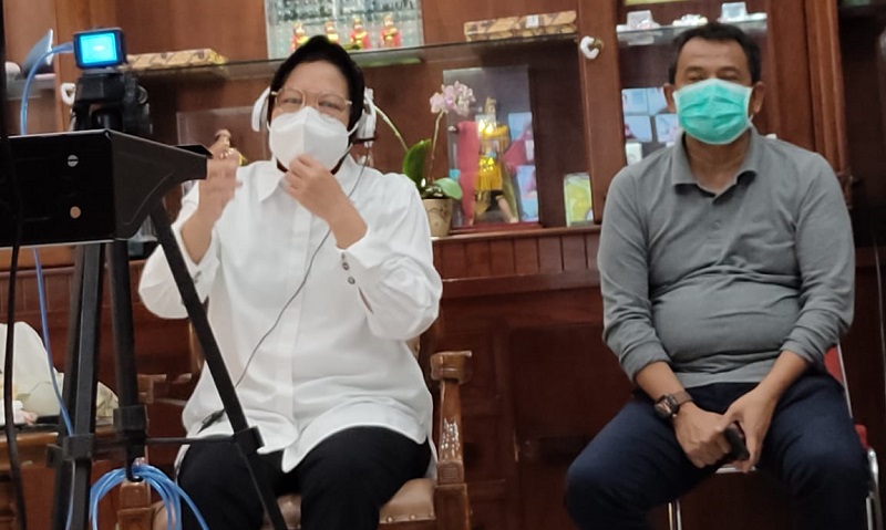 Risma Perintahkan Guru SD dan SMP di Surabaya Bekerja dari Rumah