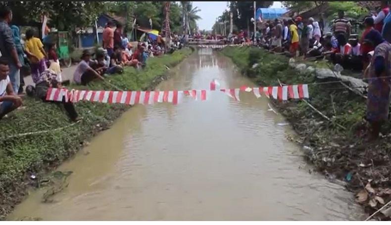 Unik, Peserta Lomba HUT RI di Indramayu Pakai Daster saat Mancing