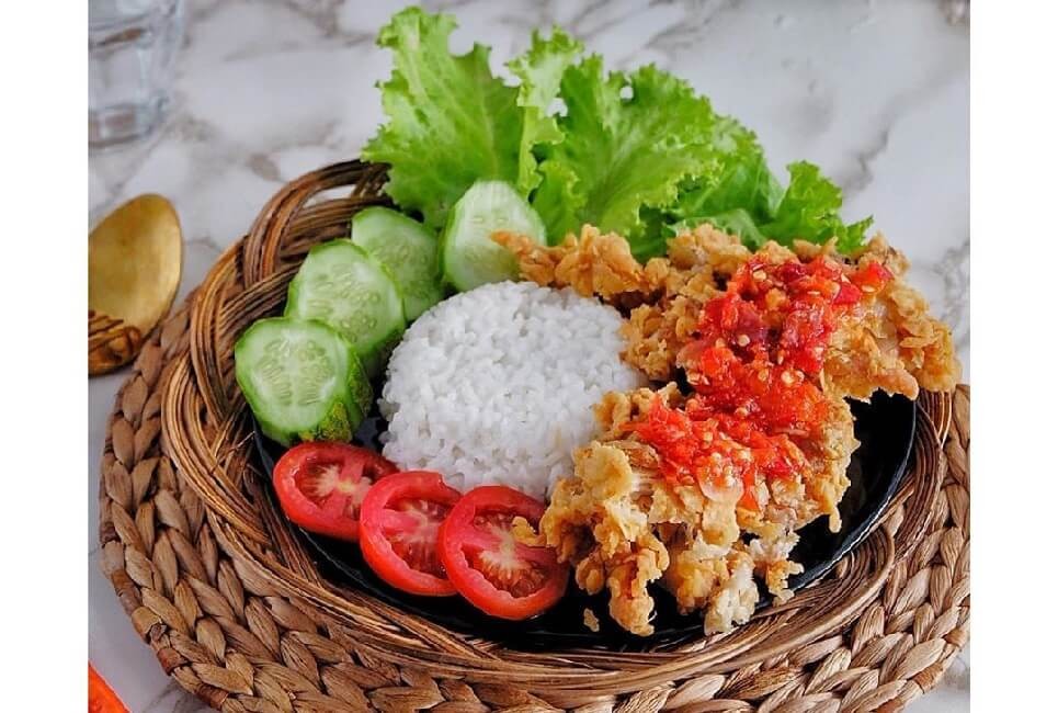 3 Resep Sambal Ayam Geprek, Lezat dan Pedasnya Bikin Ketagihan