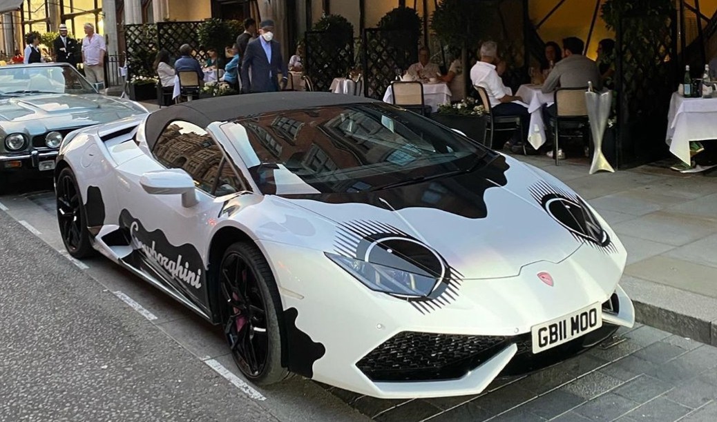 Lucu, Lamborghini Huracan Dimodifikasi Bermotif Sapi Diberi Nama Cowborghini