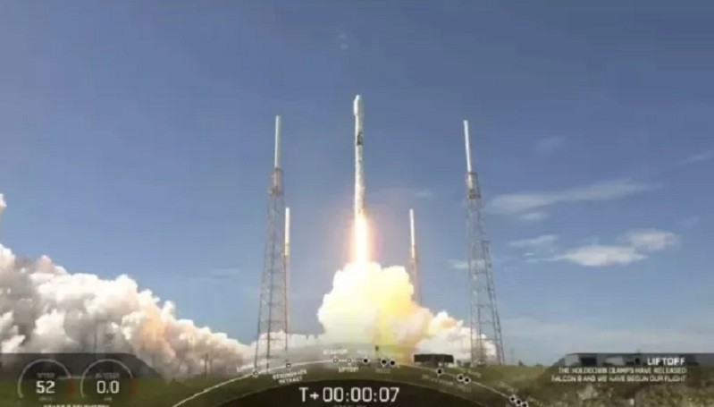 SpaceX Kembali Luncurkan Satelit Internet Starlink