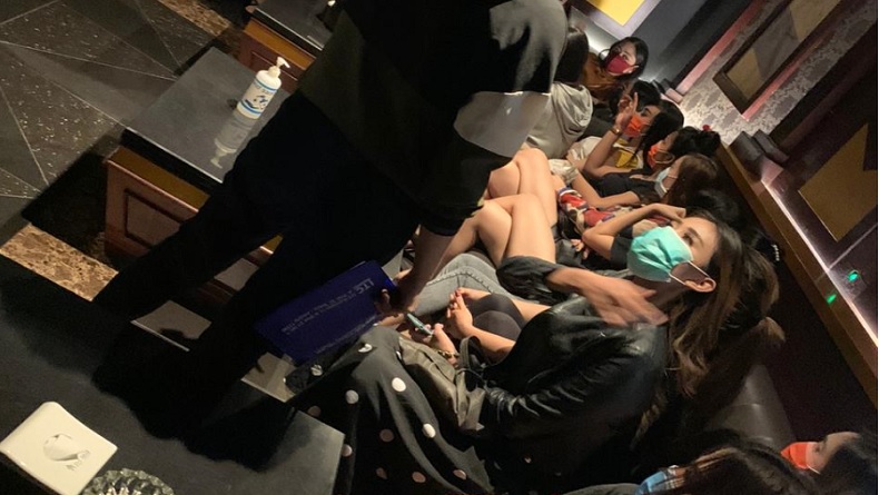 Muncikari Karaoke Venesia BSD Biasa Dipanggil Papi dan Mami