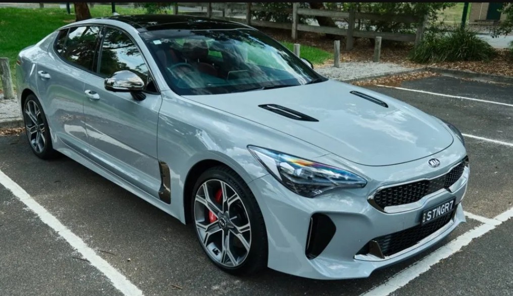 Pria Ini Selewengkan Dana Bantuan Covid-19 Beli Mobil Kia Stinger