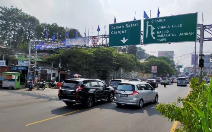 Jalur Puncak Bogor Padat, Polisi Terapkan One Way dan Siagakan 360 Personel