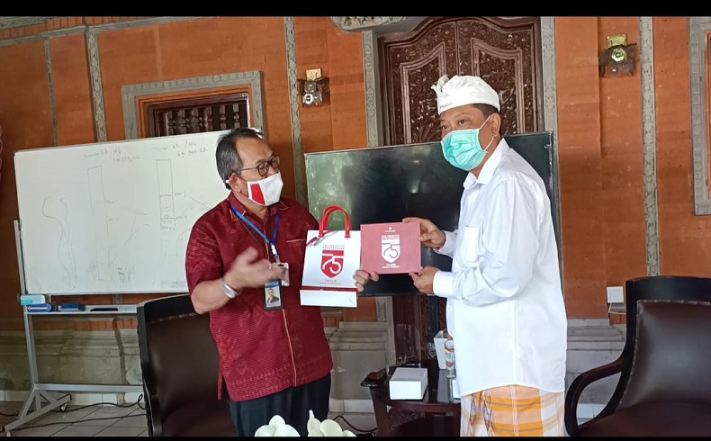 Wali Kota Rai Mantra Bangga Masuknya Tenun Gringsing Bali di Uang Rp75.000