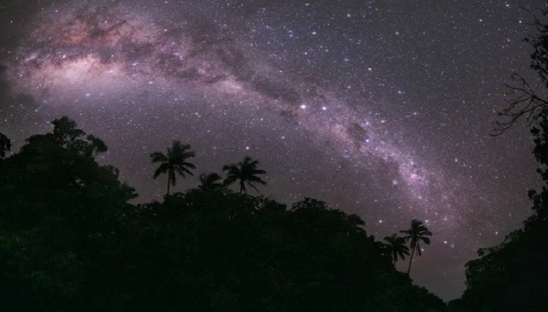 Astronom Amati Awan Gas Keluar dari Inti Galaksi Bima Sakti