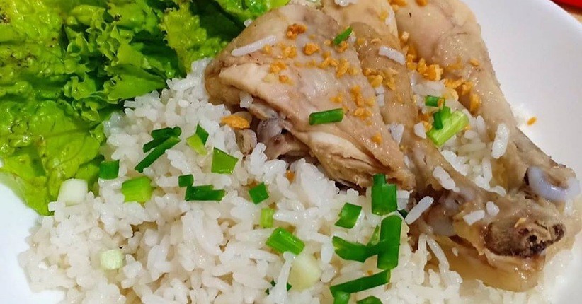 Menu Simpel Akhir Pekan, Enaknya Bikin Nasi Ayam Rice Cooker Pakai Rempah