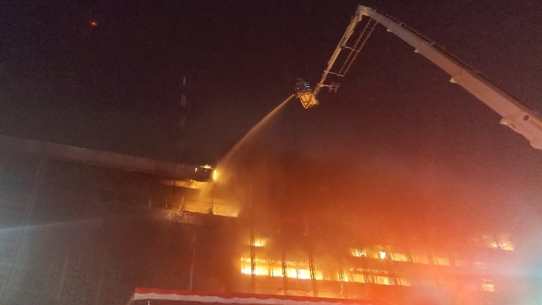 Foto-Foto Kebakaran Gedung Kejaksaan Agung