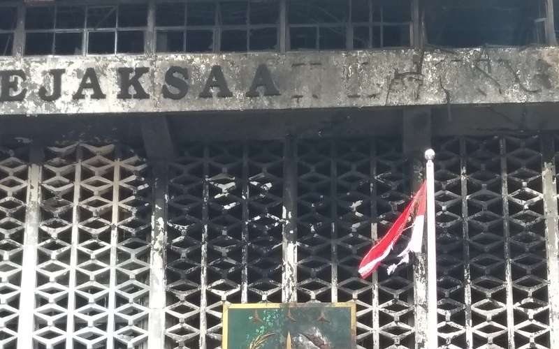 Gedung Kejagung Terbakar, DPR Ingatkan Kasus Hukum Harus Jalan Terus