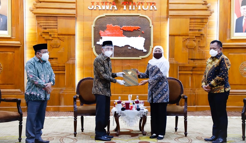 Tunjuk Sekda Zaini sebagai Plh Bupati Sidoarjo, Ini Pesan Gubernur Khofifah