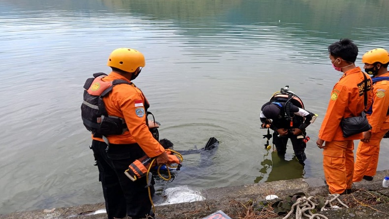 SAR Medan Cari Pemuda yang Hilang saat Unjuk Kemampuan Berenang di Danau Toba