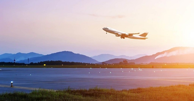 Jangan Tidur saat Pesawat Lepas Landas atau Mendarat, Ini Bahayanya