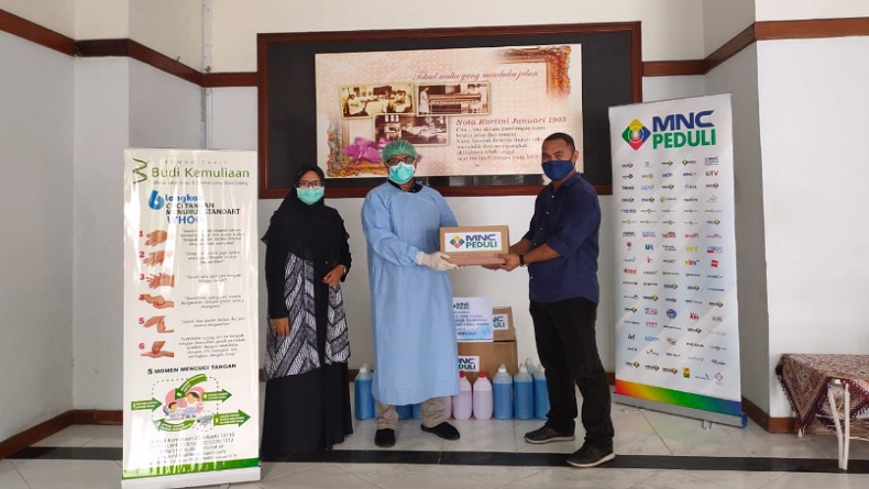 Lindungi Tenaga Medis, MNC Peduli Salurkan APD kepada RS Budi Kemuliaan