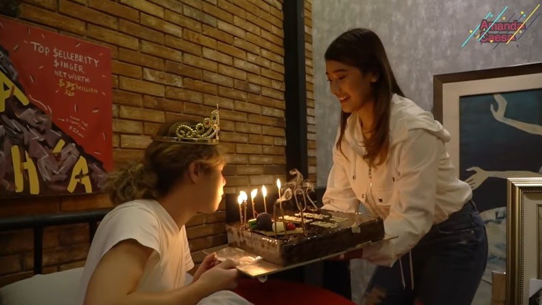 Beri Kejutan untuk Dul Jaelani, Amanda Caesa Salah Tingkah saat Dipaksa Cipika-cipiki