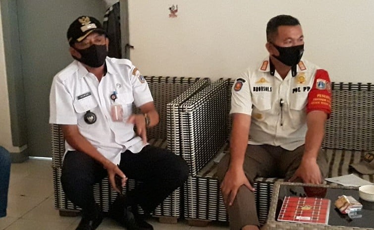 Polisi Gerebek Rumah Kontrakan di Ciracas, Diduga Tempat Penampungan Tenaga Kerja Ilegal