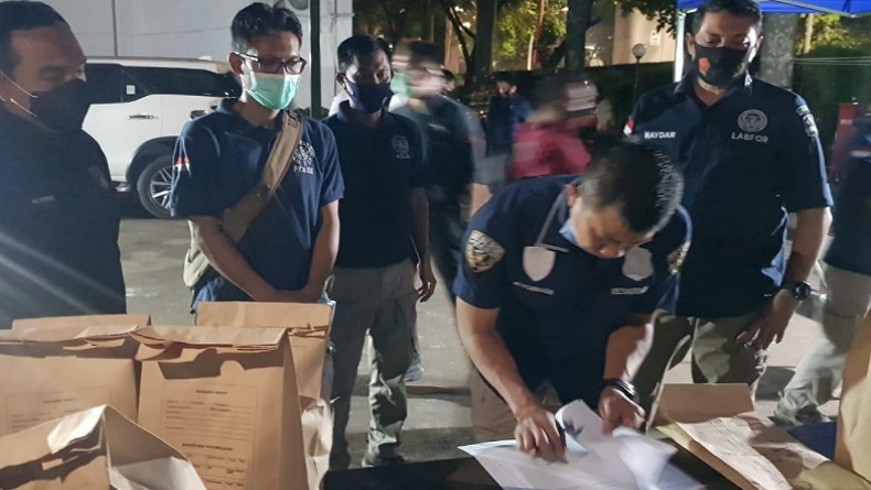 Olah TKP Tahap 3, Tim Puslabfor Polri Ambil Sample di 33 Titik Gedung Kejagung