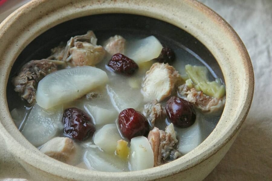 5 Resep Sop Ayam Lezat, Pilihannya Dimasak dengan Kuah Kunyit hingga Rempah