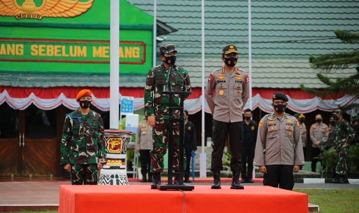 Panglima TNI dan Kapolri Lepas Satgas Pendisiplinan Protokol Kesehatan di Jayapura