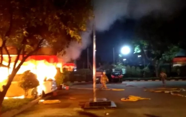 Polsek Ciracas Diserang, Pelaku Masuk Halaman Pakai Motor