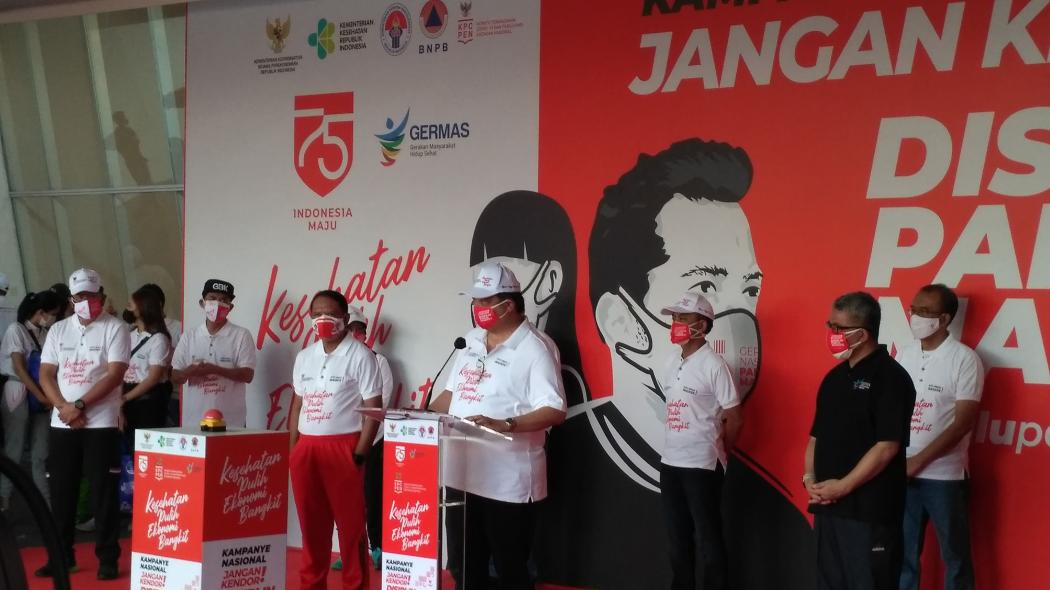 Ajak Pakai Masker, Menko Airlangga: Rasa Aman Kunci Pemulihan Ekonomi