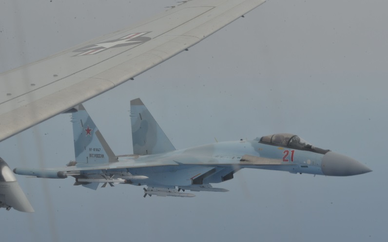 Jet Tempur Rusia Hampir Bertabrakan dengan Pengebom AS di Laut Hitam