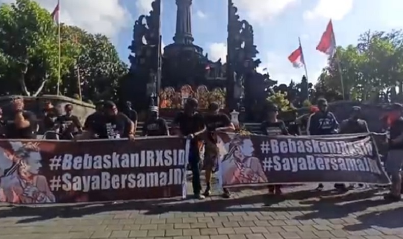 Puluhan Pesepeda Dukung Jerinx Dibebaskan Gelar Aksi di Denpasar