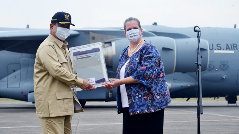 Prabowo Terima 500 Ventilator Canggih Bantuan Amerika Serikat